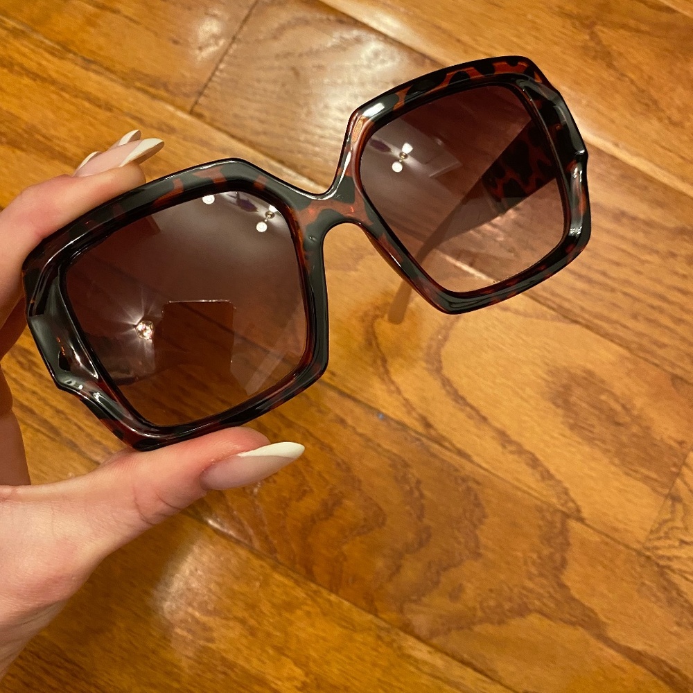 Sunglasses Tahari